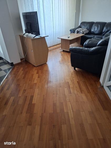 Apartament cu 3 camere în Centrul Civic