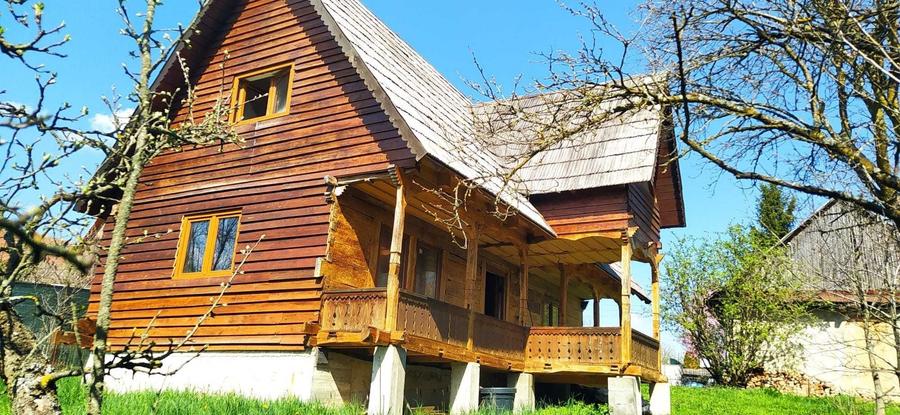 Casă cu 3 camere în Corușu