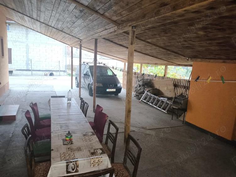 Casă cu 5 camere cu Teren 1439 Mp în Central