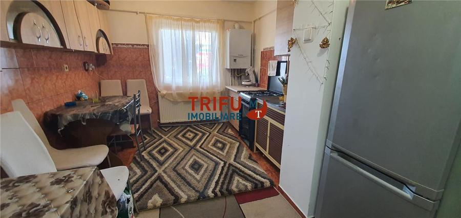 Apartament cu 3 camere decomandat, mobilat în Ampoi 1