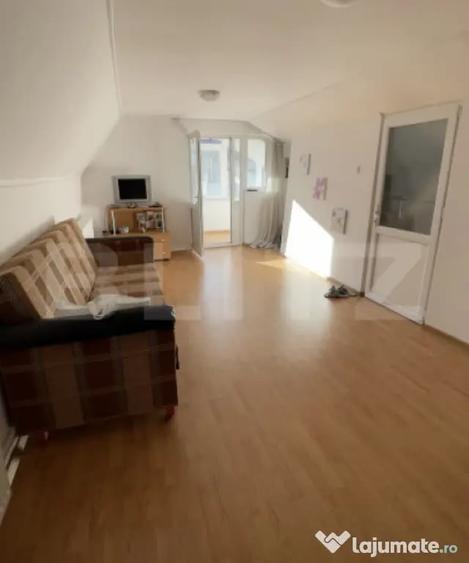 Casă cu 3 camere cu Teren 180 Mp în Mărăcineni