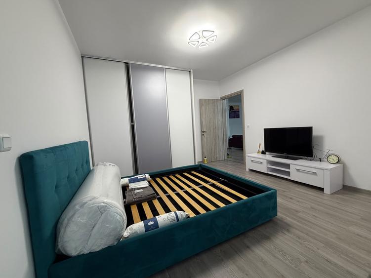 Apartament cu 2 camere semidecomandat, mobilat în Metalurgiei