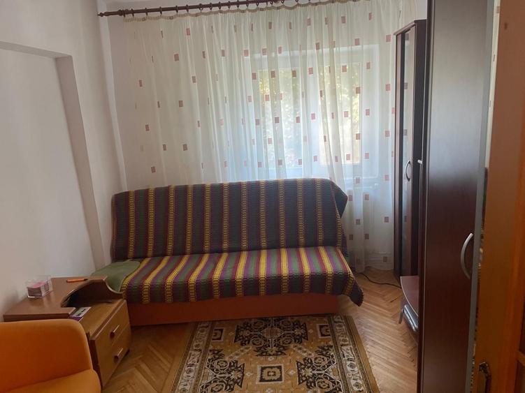 Apartament cu 3 camere decomandat în Autogară