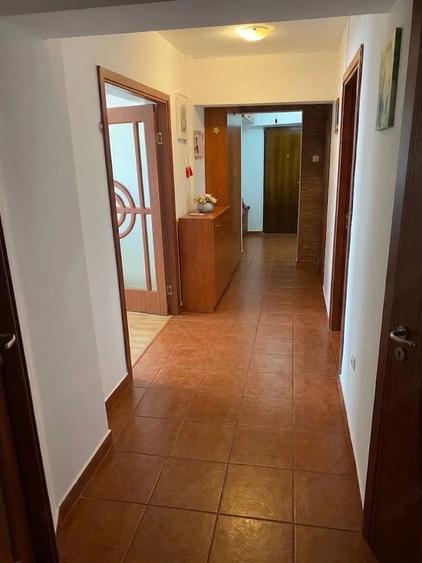 Apartament cu 4 camere decomandat în Șagului