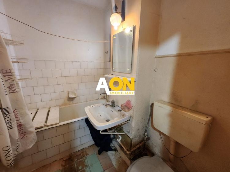 Apartament cu 3 camere decomandat în Cetate