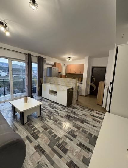 Apartament cu 2 camere semidecomandat, mobilat în Florești