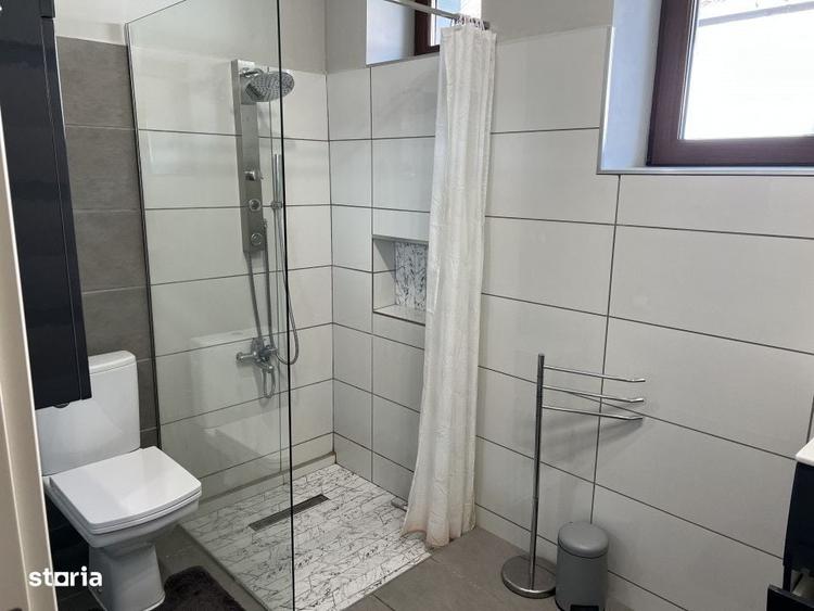 Casă cu 3 camere decomandat în Ștefan cel Mare
