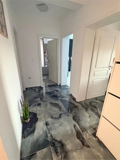 Apartament cu 2 camere decomandat în Giroc