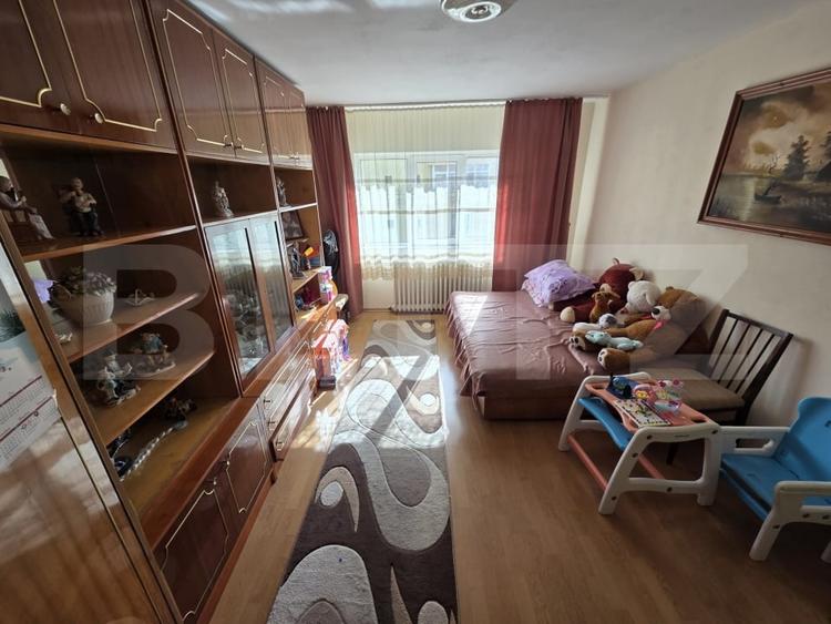 Apartament cu 3 camere decomandat, mobilat în Exterior Nord — fotografia 1
