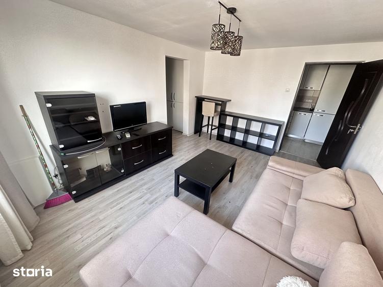 Apartament cu 2 camere, mobilat în Tei