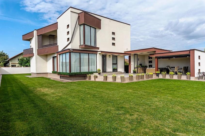 Casă cu Teren 994 Mp în Bodrogu Nou