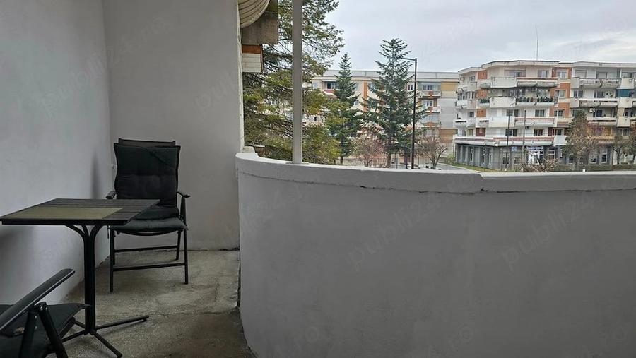 Apartament cu 2 camere decomandat în 22 Decembrie