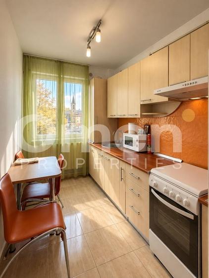 Apartament cu 2 camere semidecomandat, mobilat în Central