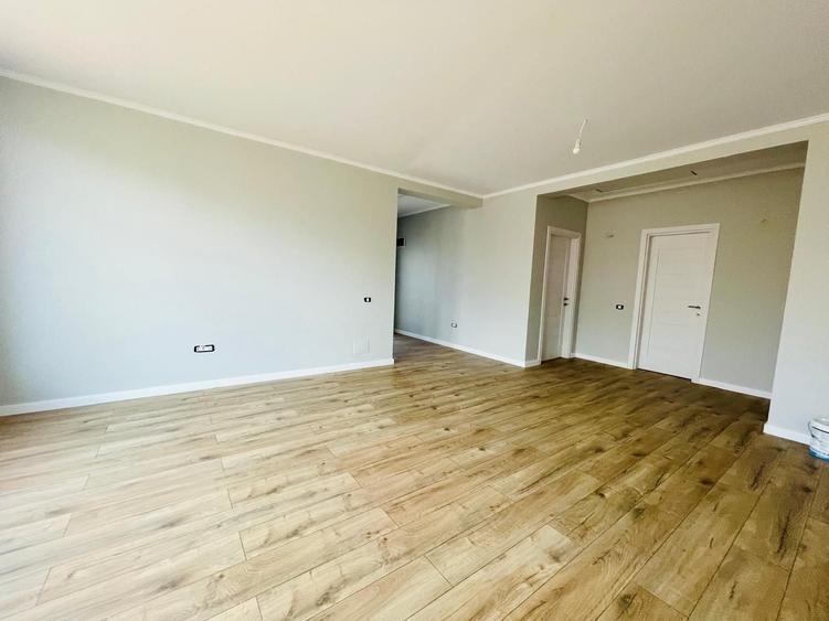 Casă cu 4 camere în Crevedia