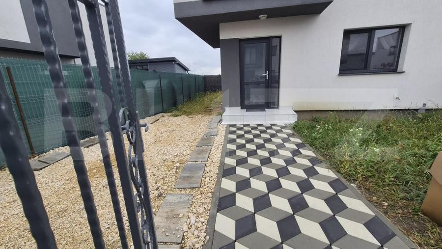 Casă cu 2 camere cu Canalizare în Sânpetru