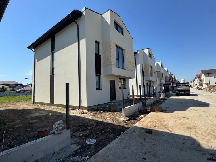 Casă cu 5 camere cu Canalizare în Bragadiru