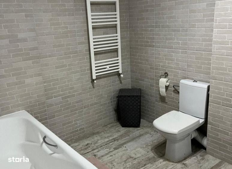 Casă cu 4 camere în Valea Adâncă
