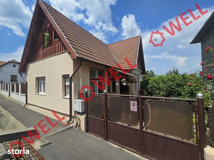 Casă cu 6 camere cu Teren 421 Mp în Central