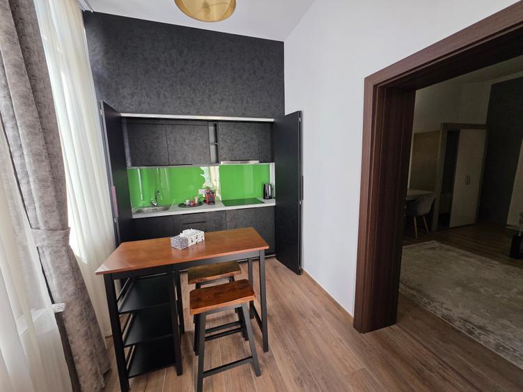 Apartament cu 2 camere semidecomandat în Ultracentral