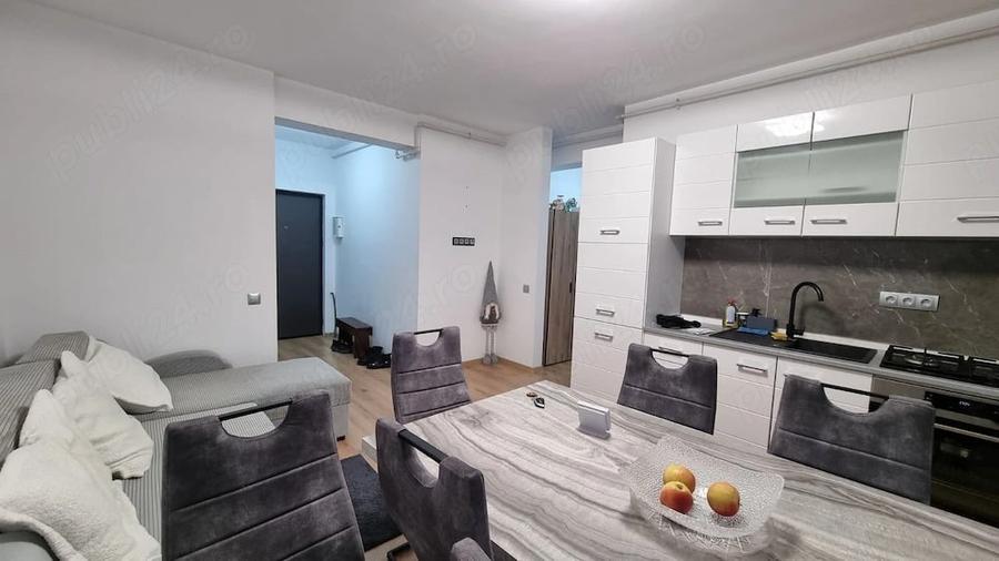 Apartament cu 3 camere decomandat în Florești