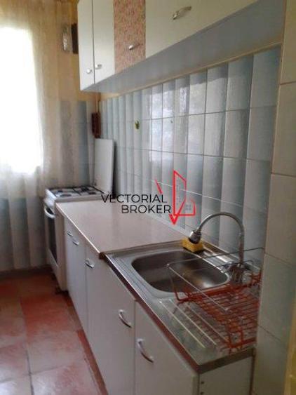 Apartament cu 2 camere semidecomandat, mobilat în Vatra Luminoasă