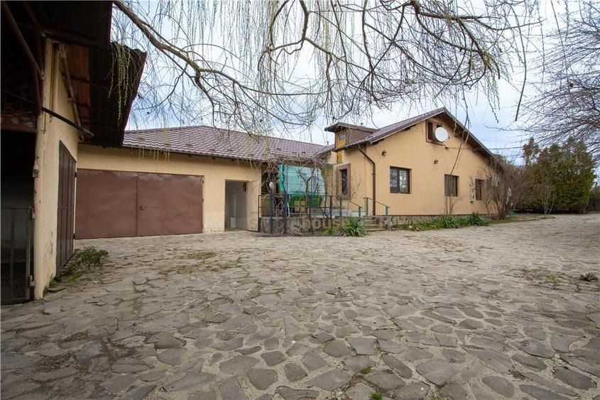 Casă cu 4 camere cu Garaj în Păulești
