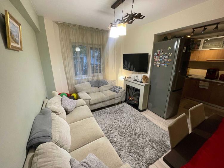 Apartament cu 4 camere decomandat, mobilat în 9 Mai