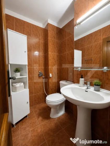 Apartament cu 3 camere decomandat în 1 Mai