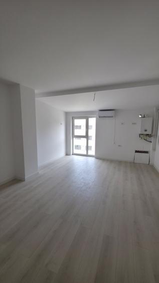 Apartament cu 3 camere în Petru Rareș