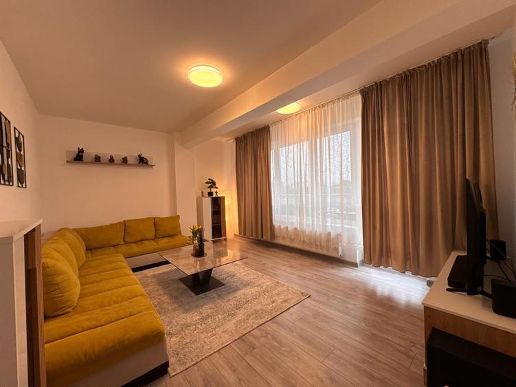 Apartament cu 3 camere decomandat, mobilat în Cristian