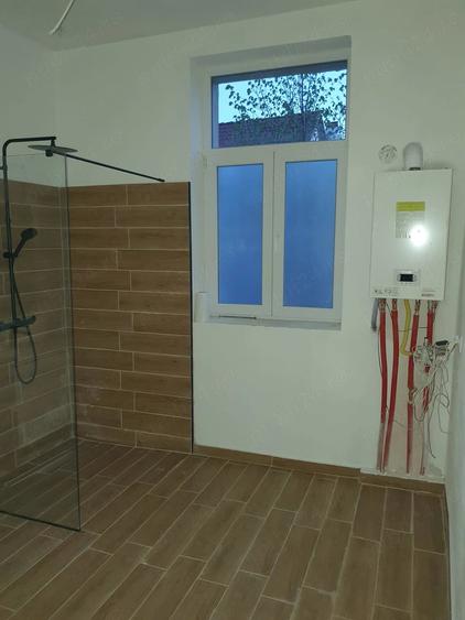Apartament cu 3 camere decomandat în Exterior Vest
