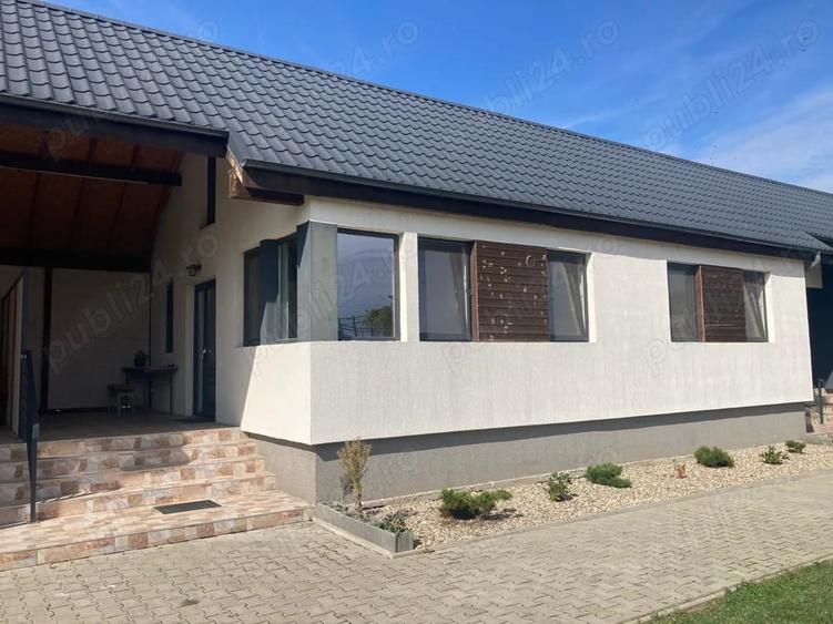 Casă cu 6 camere în Sântuhalm