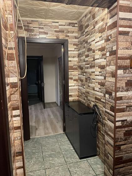 Apartament cu 3 camere semidecomandat în Ferentari