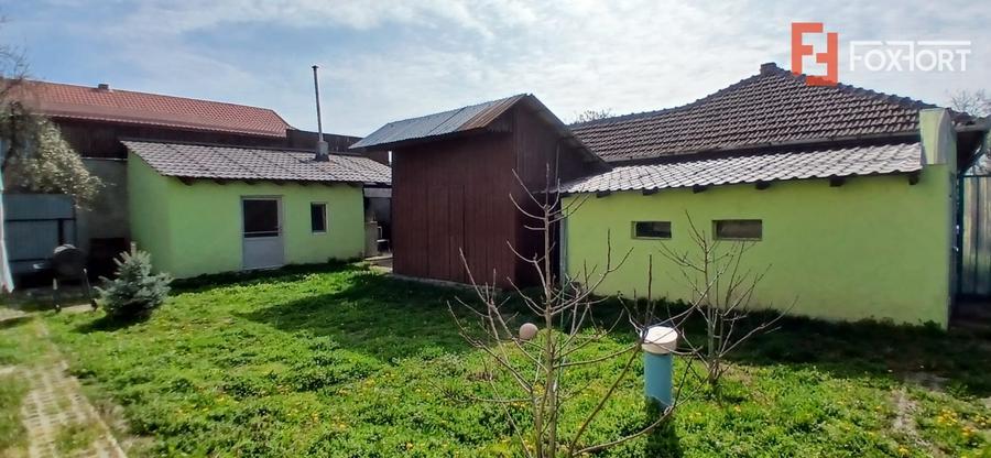Casă individuală cu 5 camere cu Canalizare în Ronaț