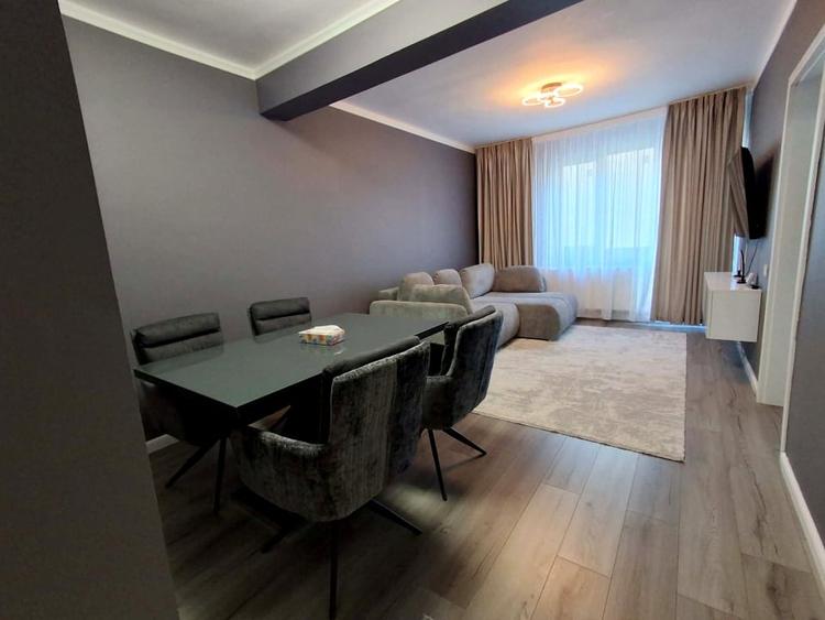 Apartament cu 3 camere decomandat, mobilat în Andronache