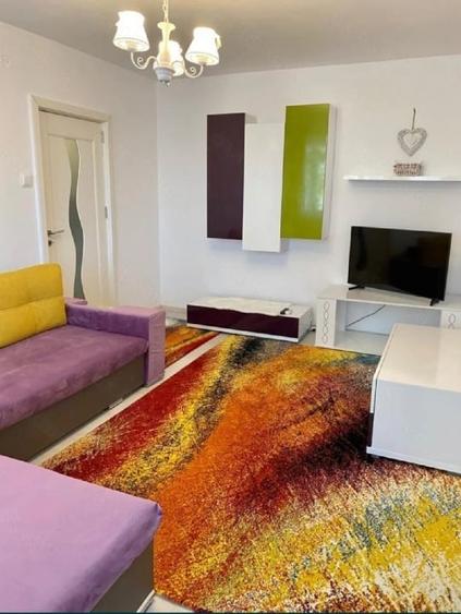 Apartament cu 3 camere semidecomandat, mobilat în Grivița