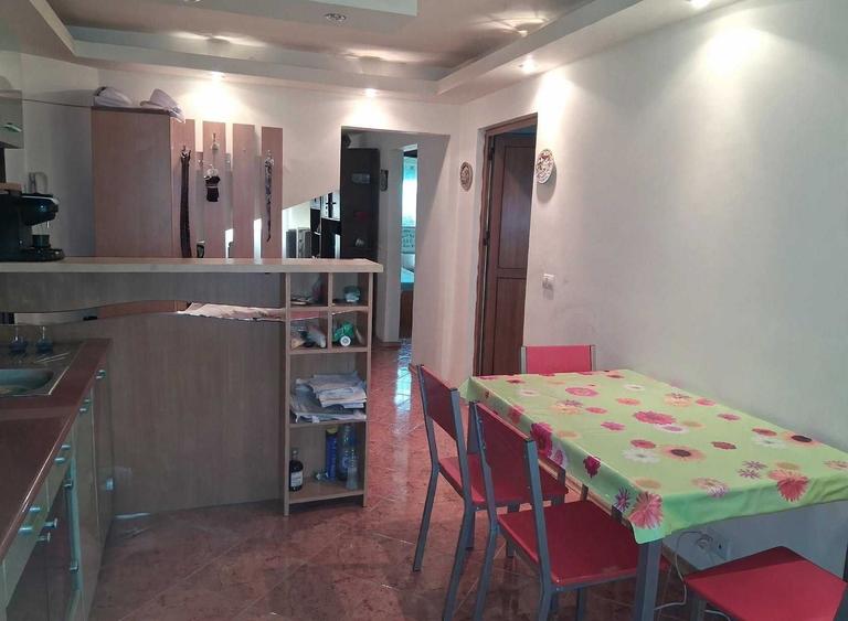 Apartament cu 3 camere decomandat în Tineretului