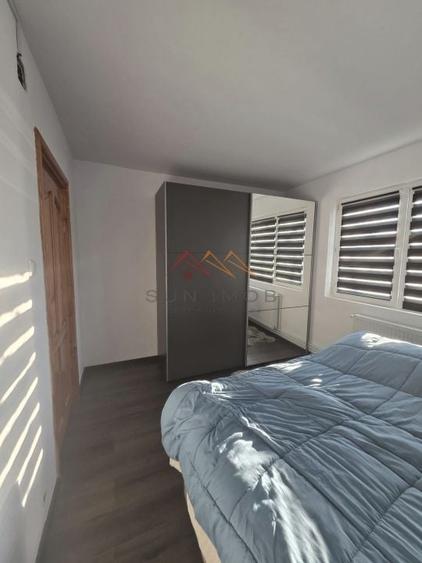 Apartament cu 3 camere semidecomandat în Câmpinița