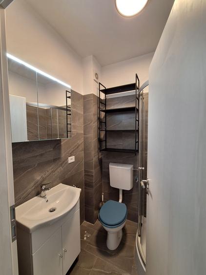 Garsonieră decomandată în Central