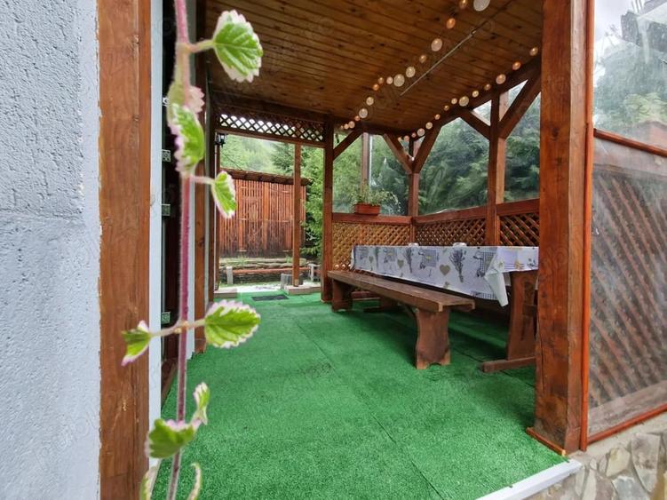 Casă cu 2 camere cu Teren 550 Mp în Central
