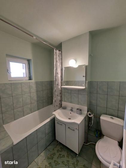 Apartament cu 2 camere în Podu Roș