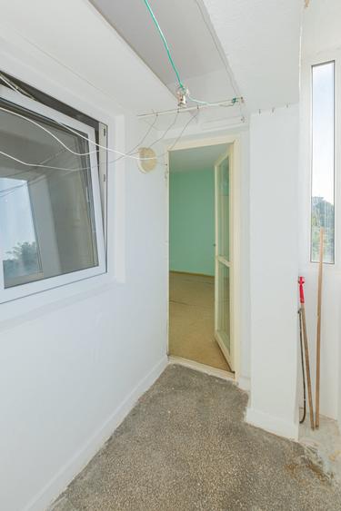 Apartament cu 3 camere semidecomandat, mobilat în Tomis III