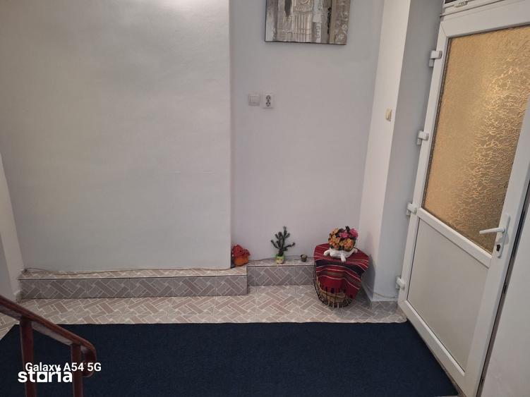 Apartament cu 2 camere semidecomandat în Victoriei