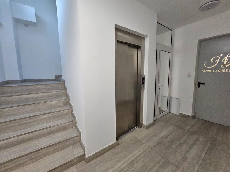 Spațiu comercial, de 664 mp, în Central