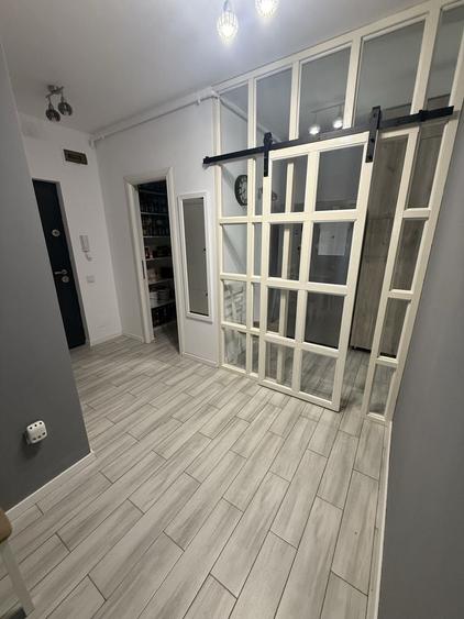 Apartament cu 3 camere decomandat în Florești