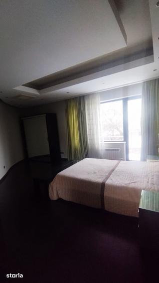 Casă cu Teren 1130 Mp în Central