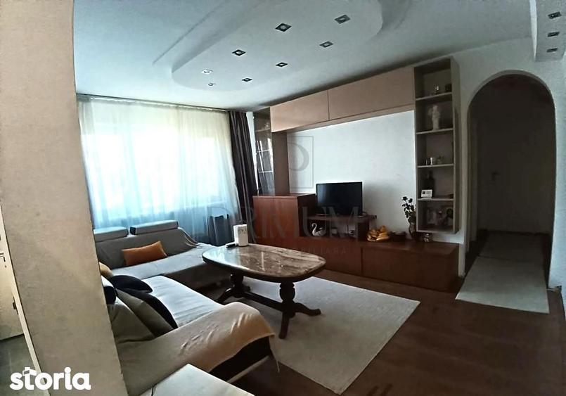 Apartament cu 3 camere semidecomandat, mobilat în Circumvalațiunii