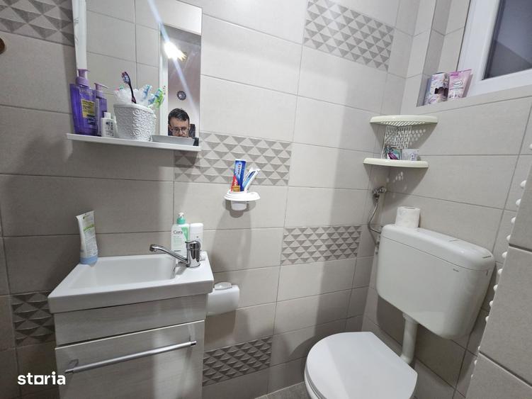 Garsonieră decomandată în Lunei