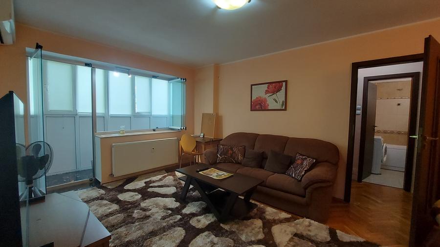 Apartament cu 2 camere semidecomandat în P-ța Unirii