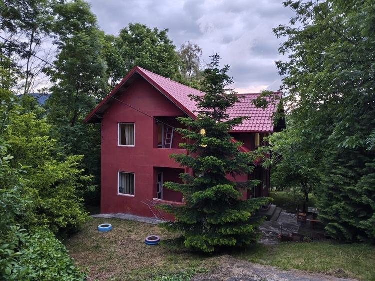 Casă cu 4 camere cu Teren 1500 Mp în Breaza de Sus